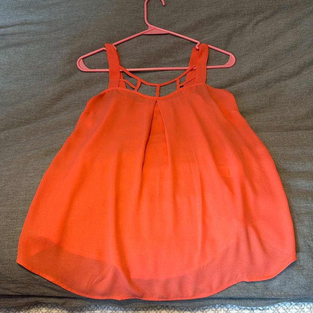 Maurice’s tank top